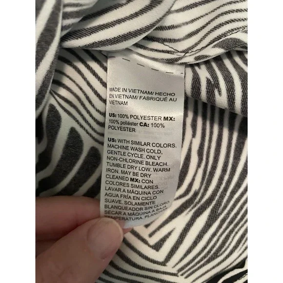 Chico's Zebra Print Long Sleeve ruffle Front Blouse Top Shirt Size 2 12/14 - Picture 7 of 12